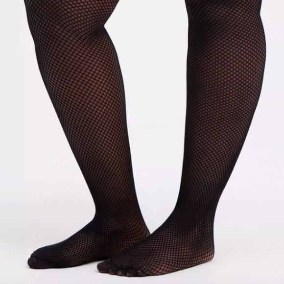 Torrid Plus Size Black Fishnet Tights 3/4 - Picture 2 of 3